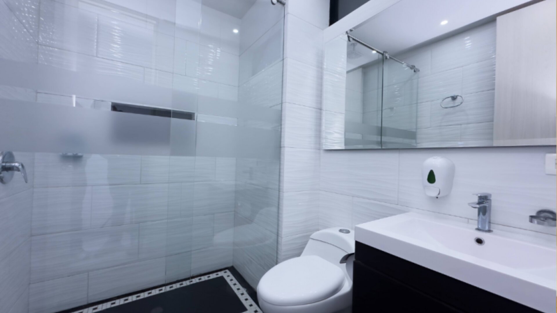 Regency Boutique La Feria