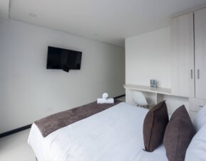 Regency Boutique La Feria