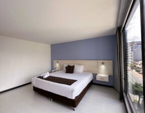 Regency Boutique La Feria