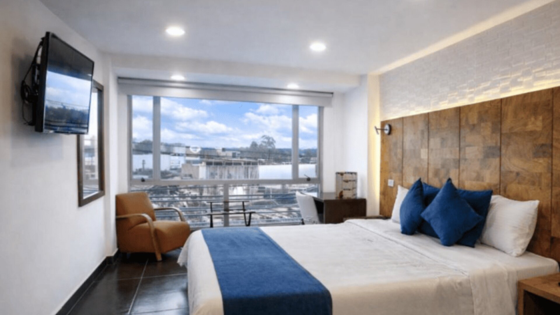 Hotel CGH Travel INN Airport