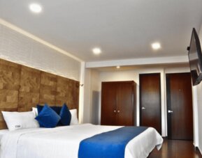 Hotel CGH Travel INN Airport