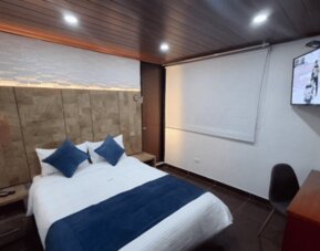 Hotel CGH Travel INN Airport