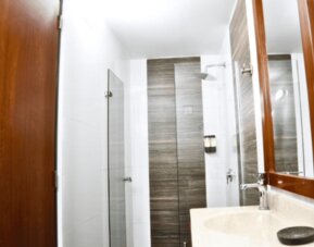Hotel CGH Travel INN Airport