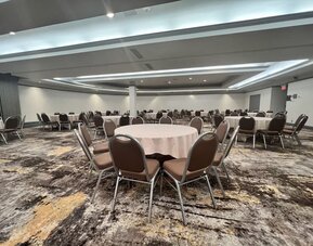 Flexible meeting facility featuring banquet-style seating and a spacious layout suitable for conferences, events and social gatherings at Holiday Inn Toronto Airport East.
