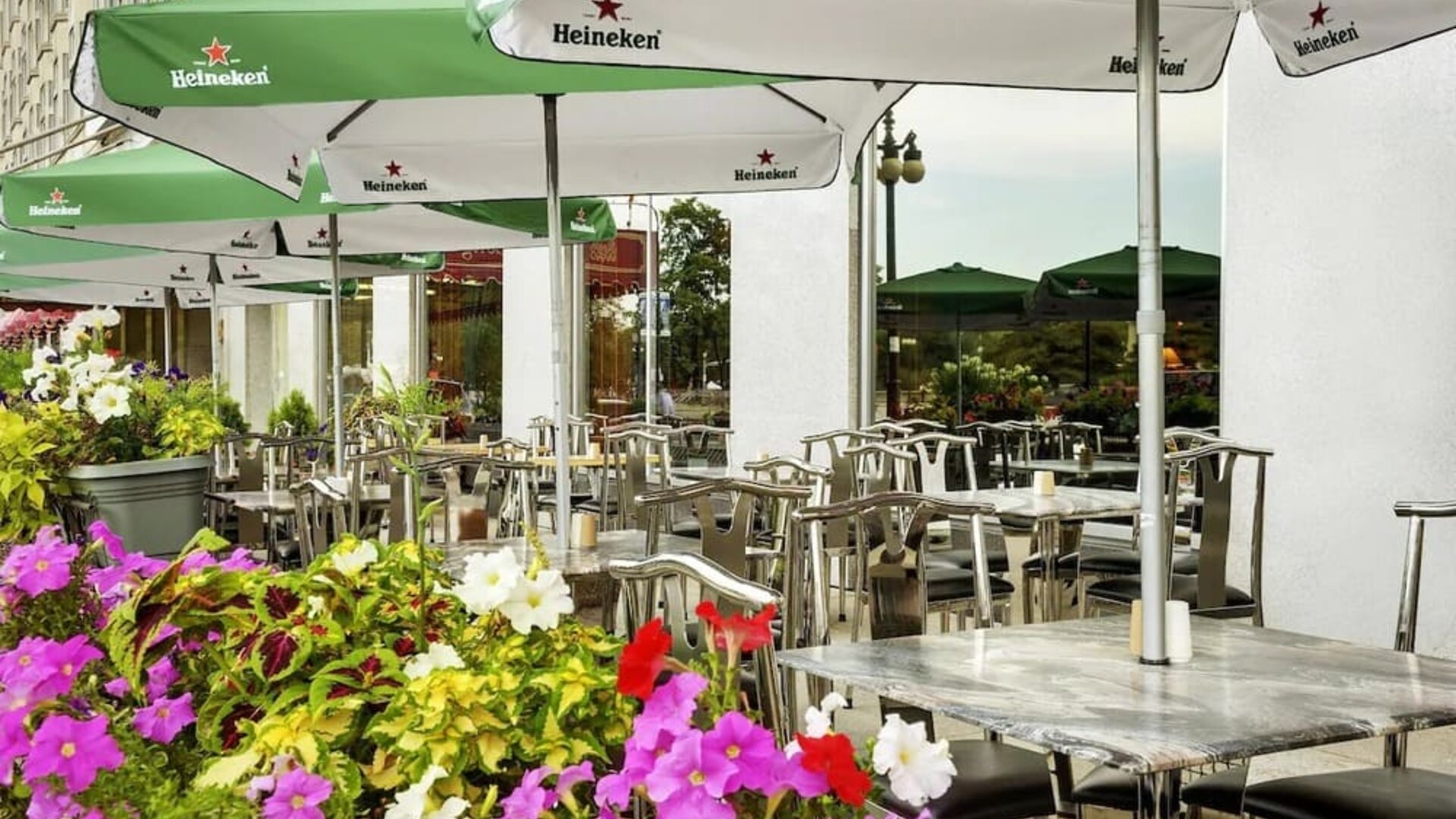 Outdoor patio perfect for coworking at Congress Plaza Hotel.