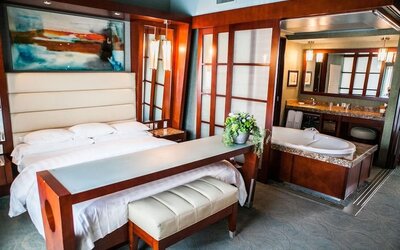 Day use room with tub at Shade Hotel Manhattan Beach.