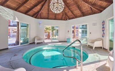 Indoor spa tub at Aqua Soleil Hotel & Mineral Water Spa.