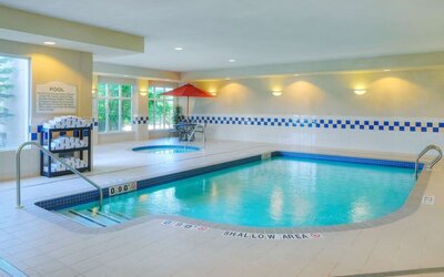 Relaxing indoor pool at Hilton Garden Inn Toronto/Burlington.