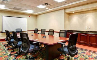 Professional meeting room with ergonomic chairs at Hilton Garden Inn Toronto/Burlington.