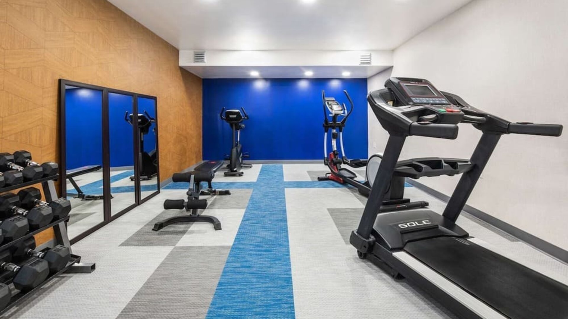 Well equipped fitness center at Comfort Inn & Suites Barrie.