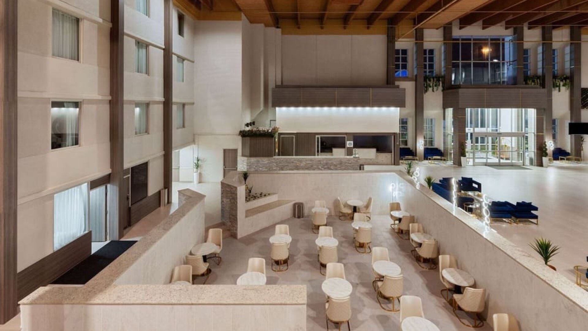 Coworking and dining space at Wyndham DFW Airport.