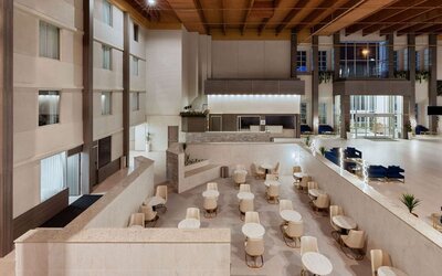 Coworking and dining space at Wyndham DFW Airport.