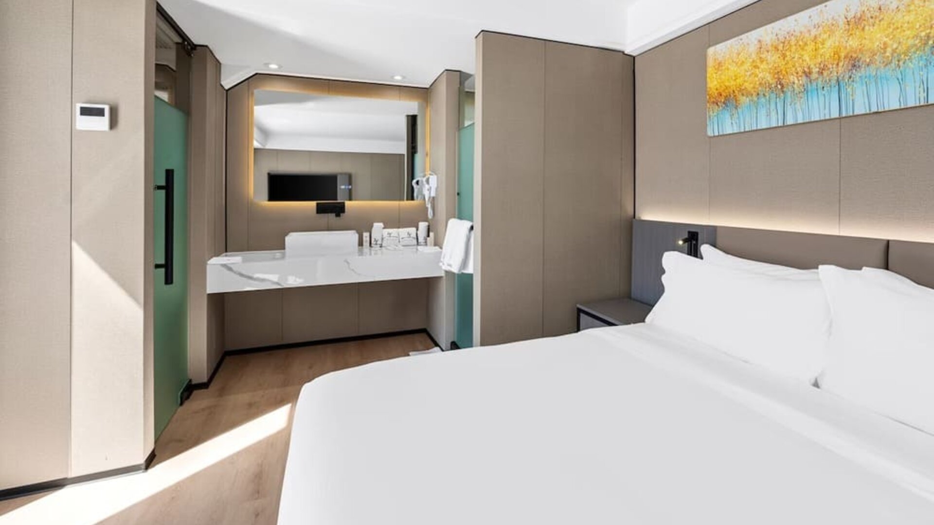 Romantic day use room at Ly New York Hotel.