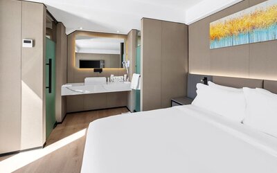 Romantic day use room at Ly New York Hotel.