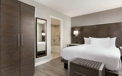 Day use room with private bathroom at the Embassy Suites by Hilton Montreal Airport.