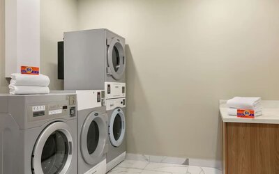 Laundry room at the Embassy Suites by Hilton Montreal Airport.