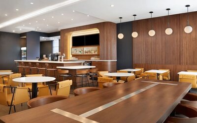 Hotel bar at Courtyard By Marriott Kitchener.