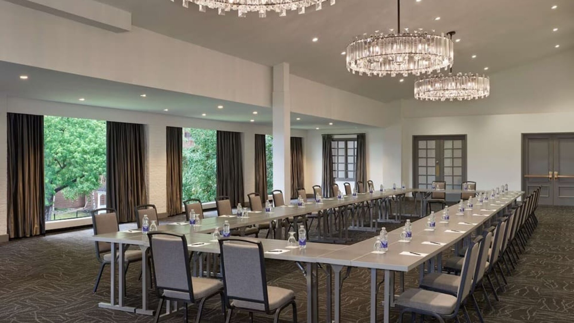 Professional meeting room at Hilton Mississauga Meadowvale.