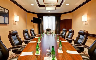 Meeting room at Hampton Inn By Hilton Toronto Airport Corporate Centre.

