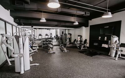 Fully equipped fitness center at DoubleTree By Hilton Montreal.