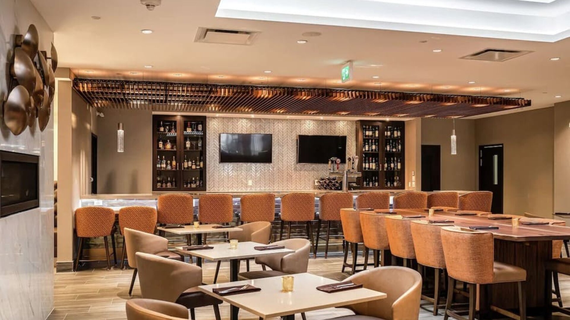 Hotel bar and lounge area at DoubleTree By Hilton Kitchener.