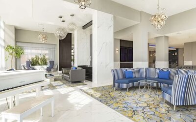 Hotel lobby with lounge area perfect for co-working at the Embassy Suites By Hilton Toronto Airport.