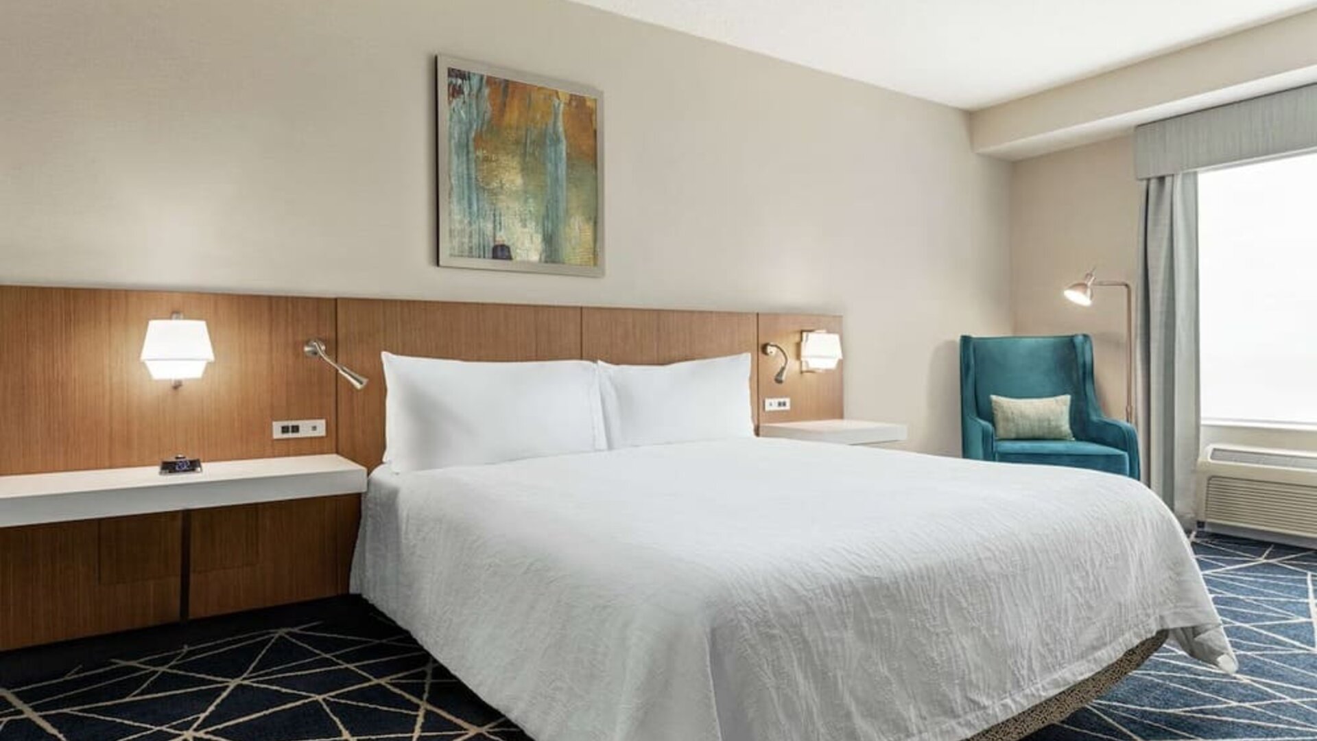 Day use king bed at the Hilton Garden Inn Kitchener/Cambridge.