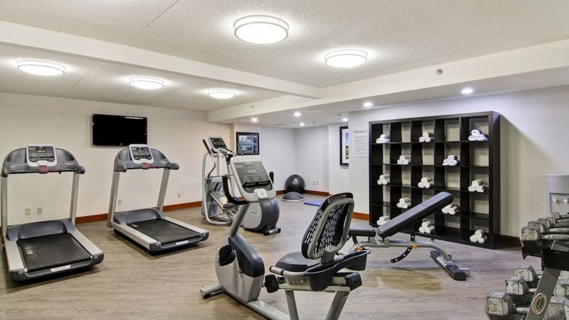 Fully equipped fitness center at the Holiday Inn Oakville Centre.