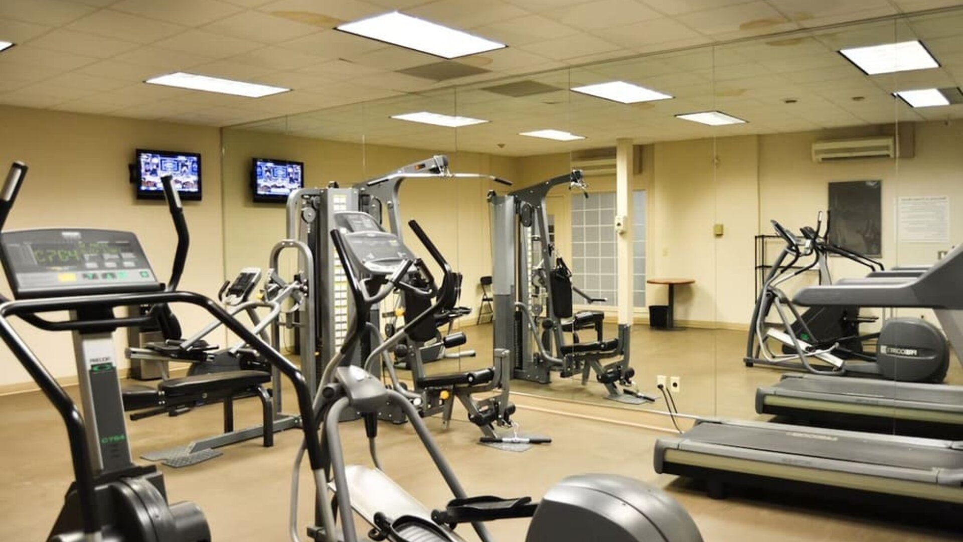 Fully equipped fitness center at Amenida Residences.