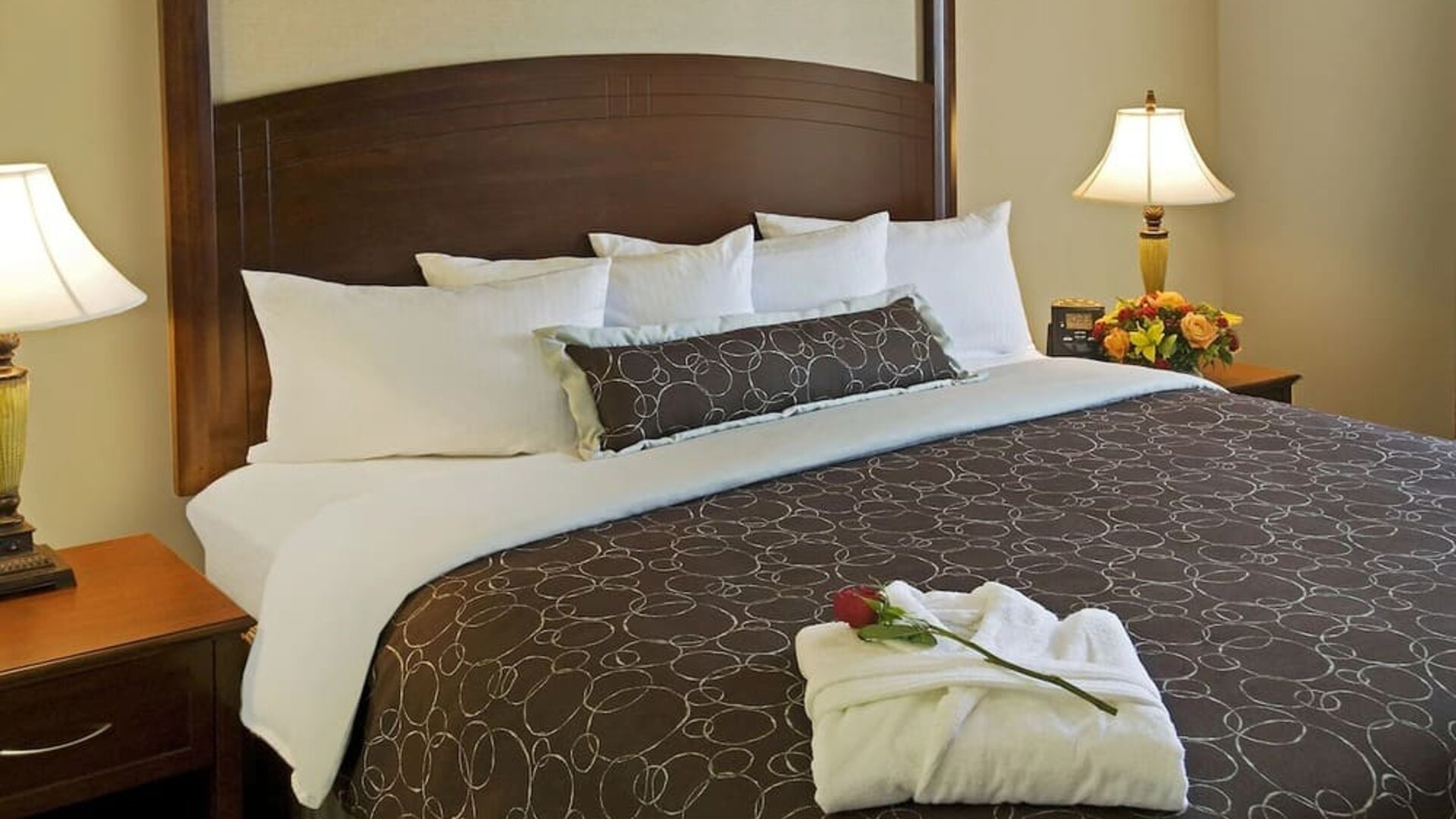King bed at Staybridge Suites Oakville-Burlington.