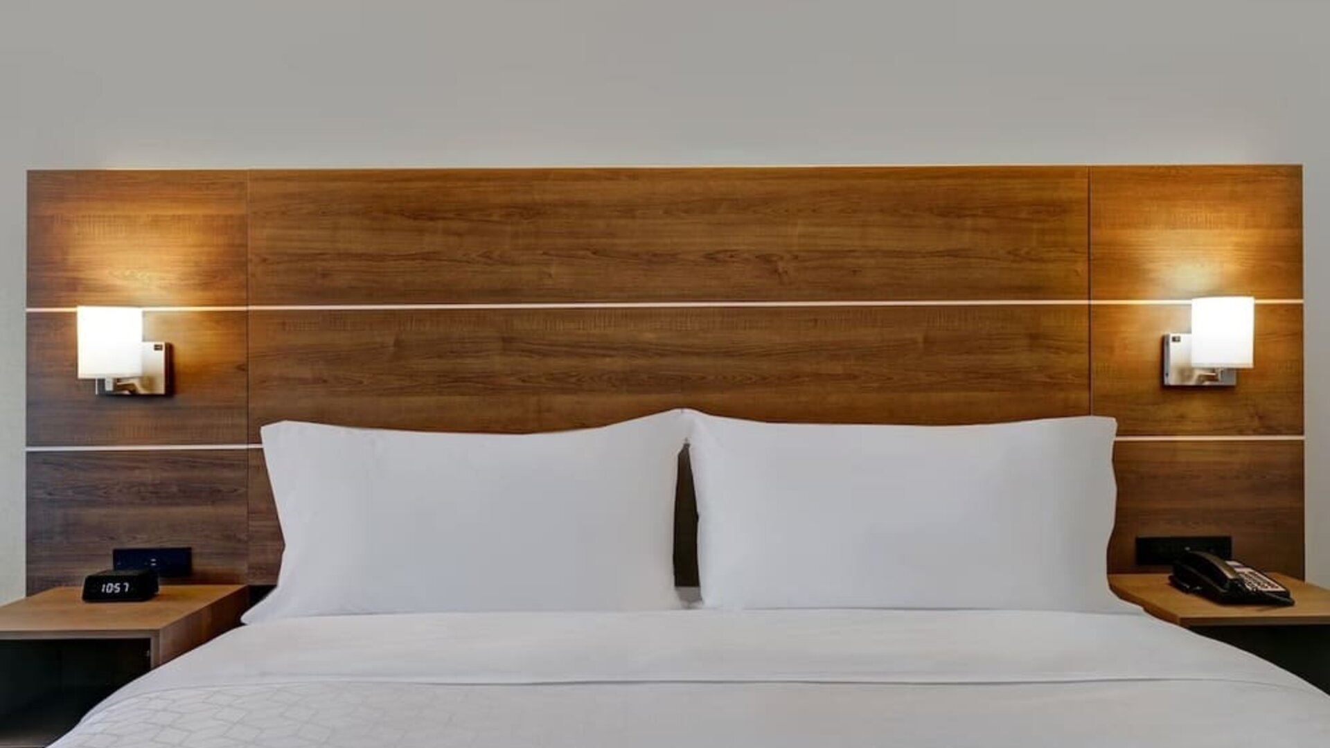 King bed at Holiday Inn Express Kingston West.