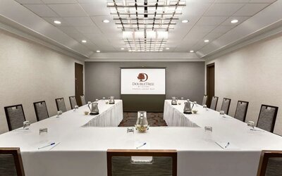 Professional meeting room at DoubleTree By Hilton Hotel Toronto Airport West.