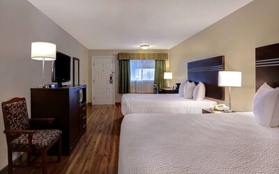 Day use twin room with TV, work desk and private bathroom at Days Inn Vernon.