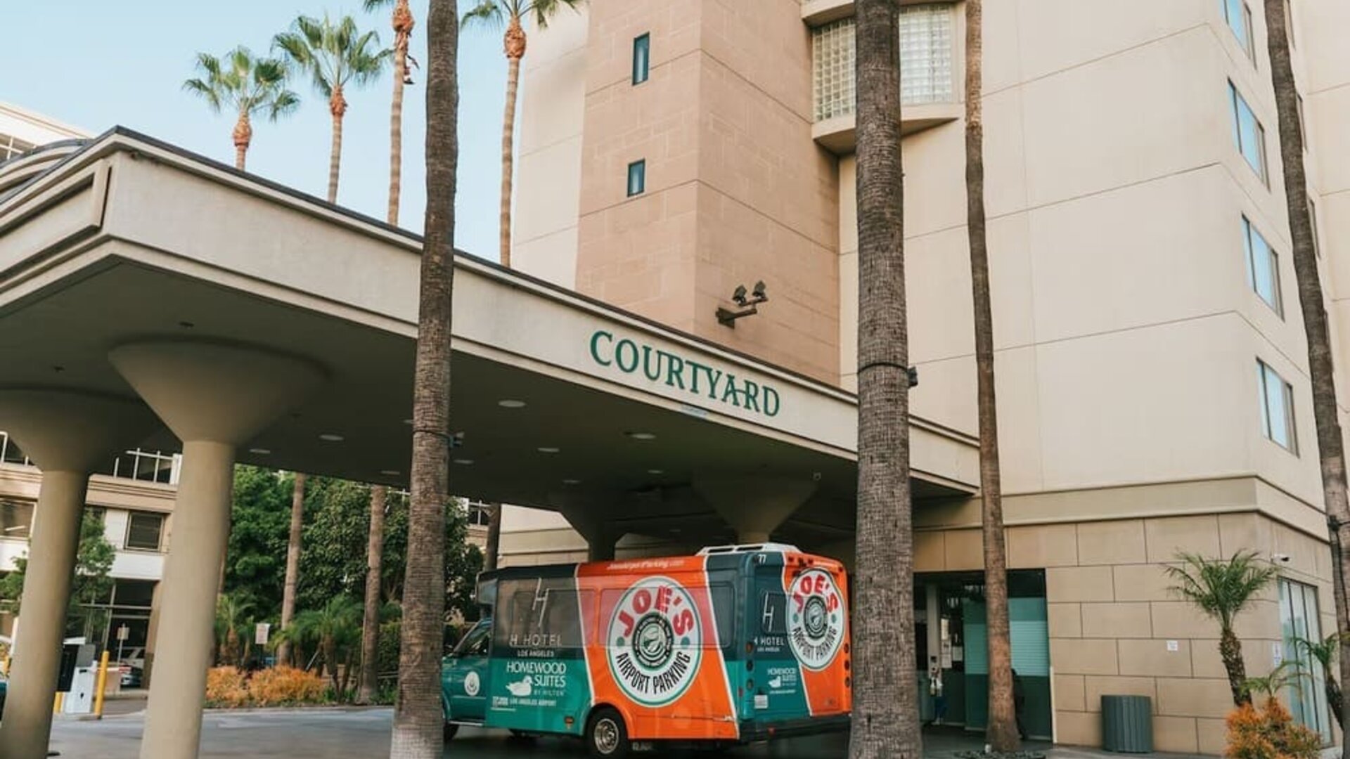 Hotel exterior at Courtyard By Marriott Los Angeles LAX/Century Boulevard.