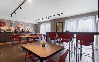 Dining area at Comfort Inn Val D'or. 