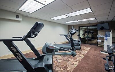 Fitness center at Holiday Inn Express Rolling Meadows-Schaumburg.