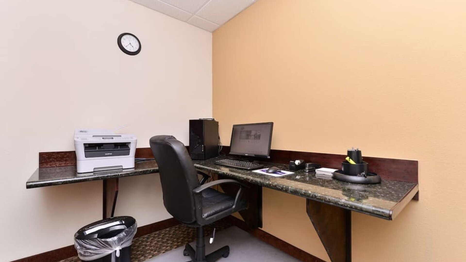 Business center available at Hampton Inn Deer Park.