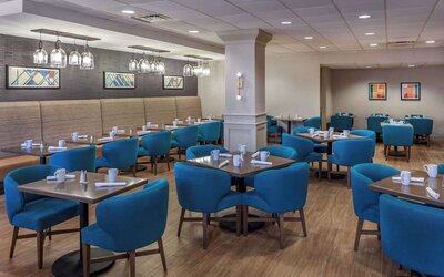 Dining area perfect for coworking at DoubleTree By Hilton Westborough.