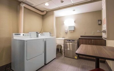 Laundry service at Comfort Inn Pickering.