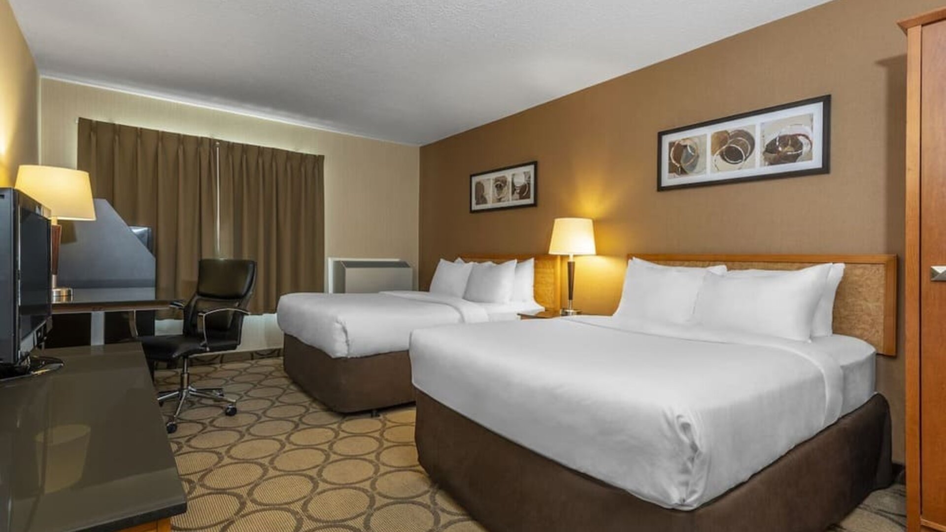 Day use twin room at Comfort Inn Pickering.