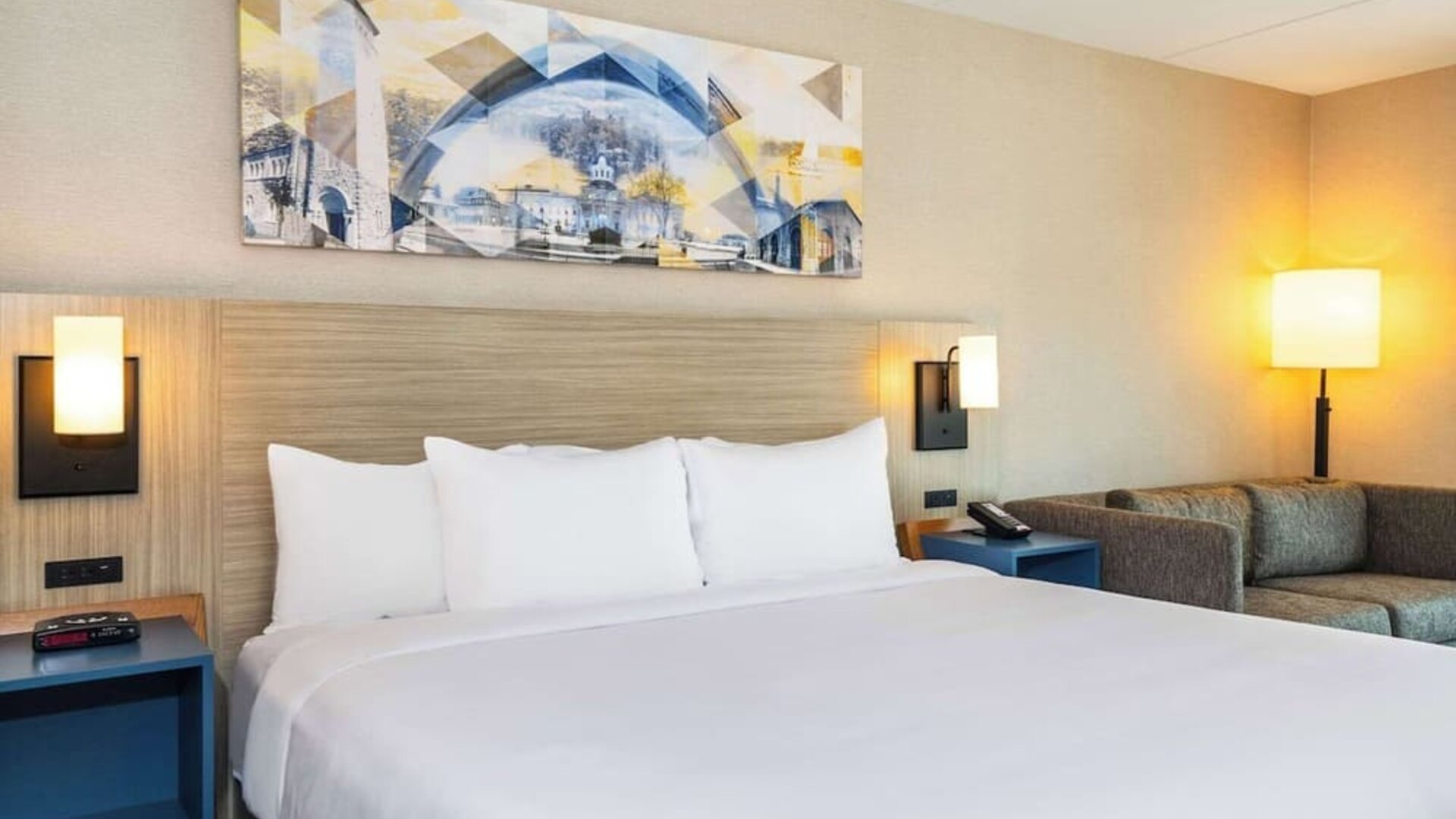 Day use room with sofa at Comfort Inn Kingston HWY 401.