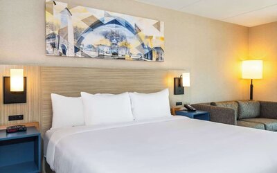 Day use room with sofa at Comfort Inn Kingston HWY 401.