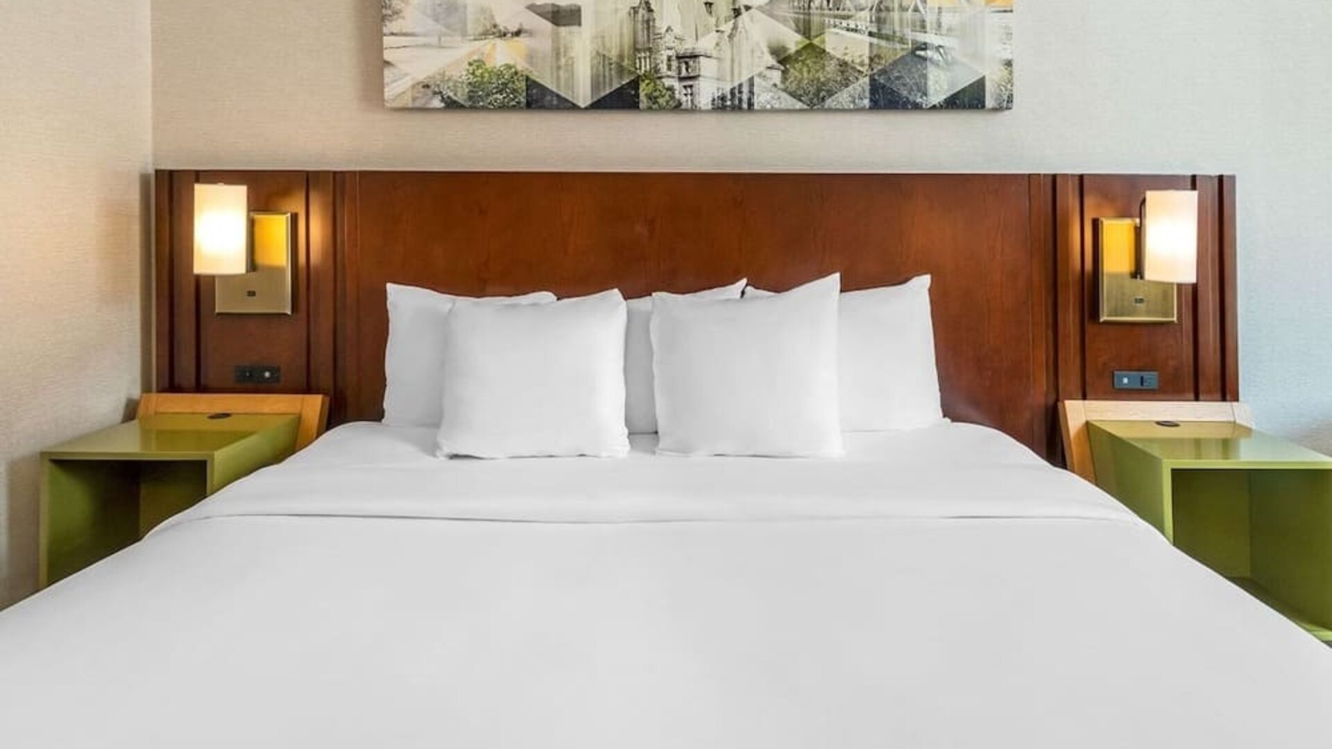 Comfortable king bed at Comfort Inn Ottawa West.