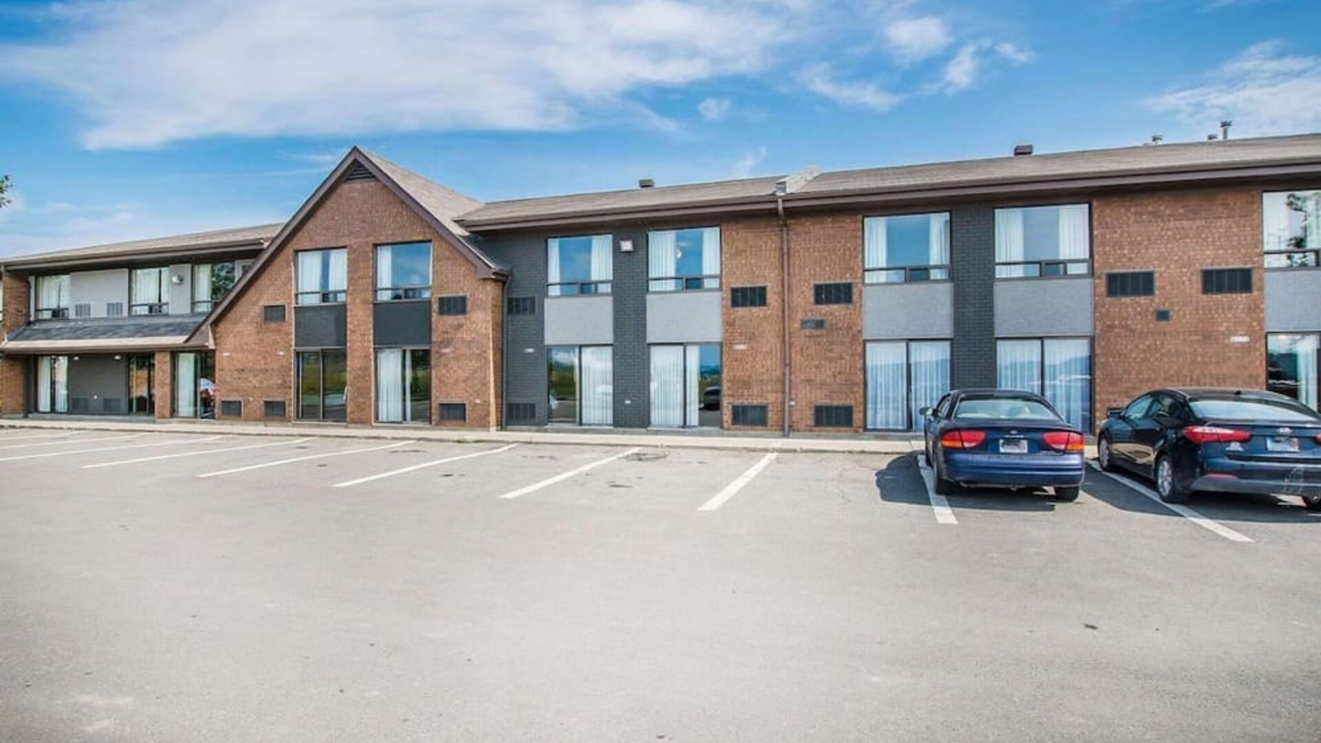Parking area at Comfort Inn Edmundston.