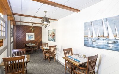 Dining area at Mount Peyton Resort & Conference Center.