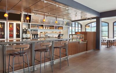Dining area at Courtyard By Marriott Waterloo St. Jacobs.