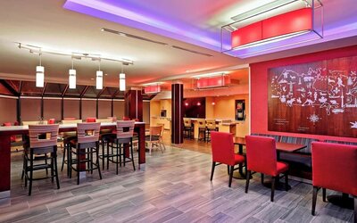 Dining area at TownePlace Suites By Marriott London.