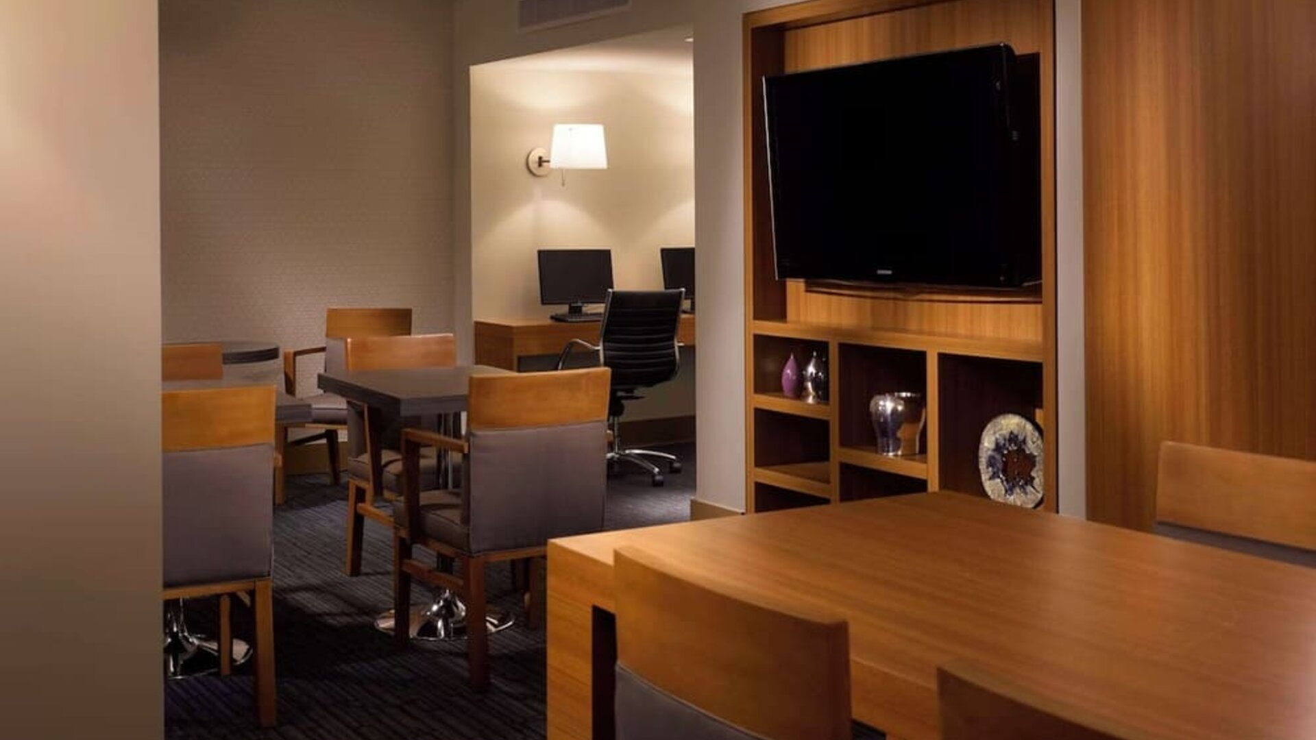 Executive lounge and business center with computers and printer at Hyatt Regency Vancouver.