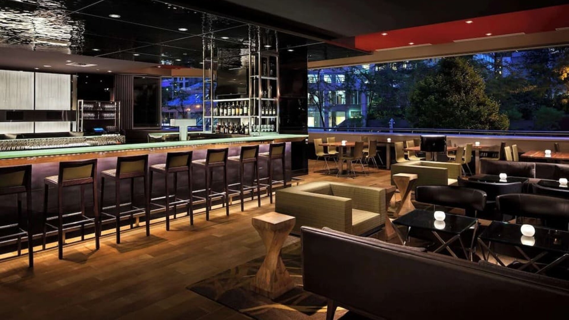 Hotel bar and lounge area at Hyatt Regency Vancouver.