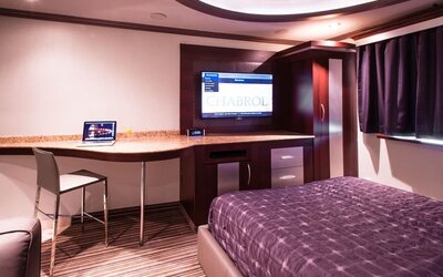 Standard day use room with work desk at Le Chabrol Hotel Et Suites.